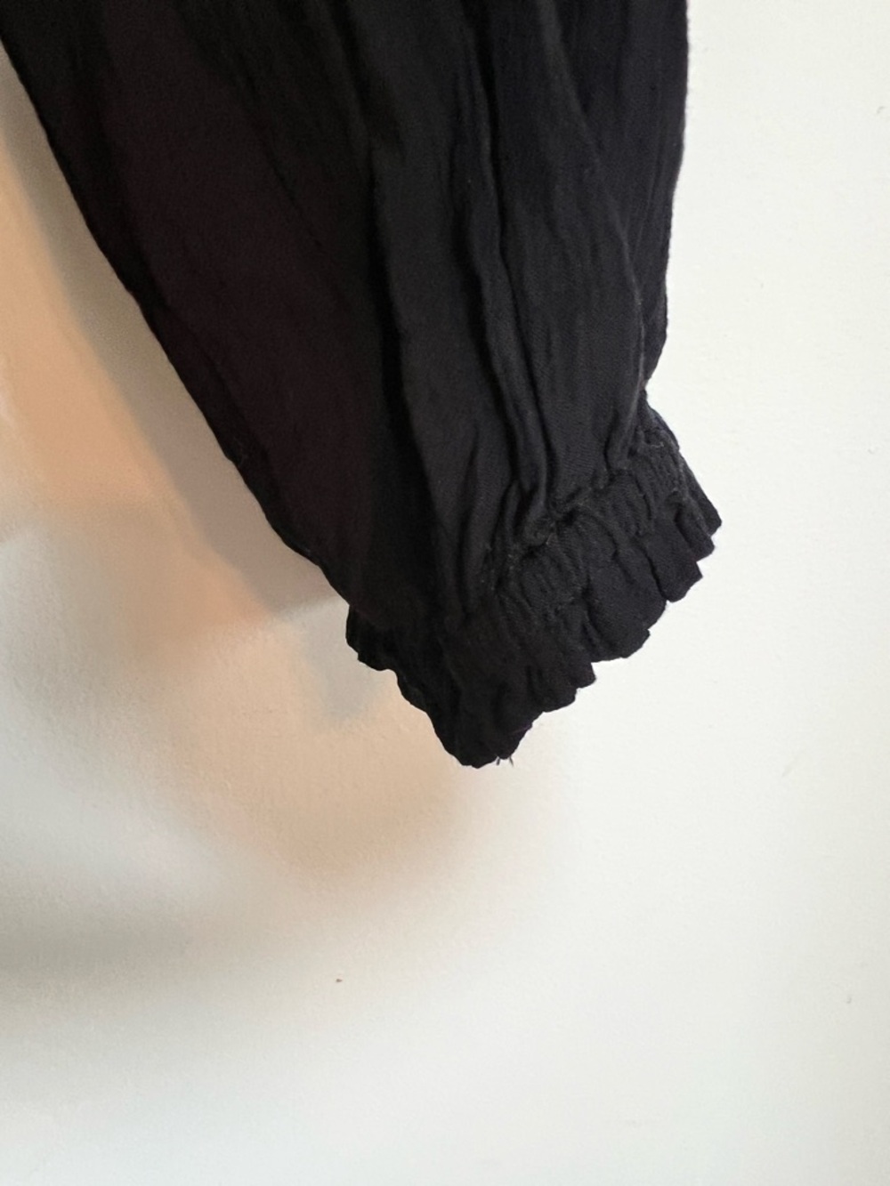 Old Navy Black Long-Sleeve Smocked Yoke Blouse - Picture 4 of 5